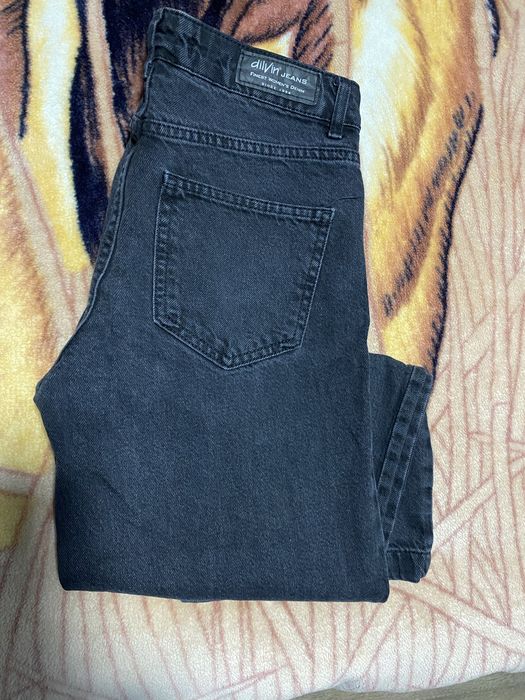 Джинси жіночі чорні DILVIN р.34