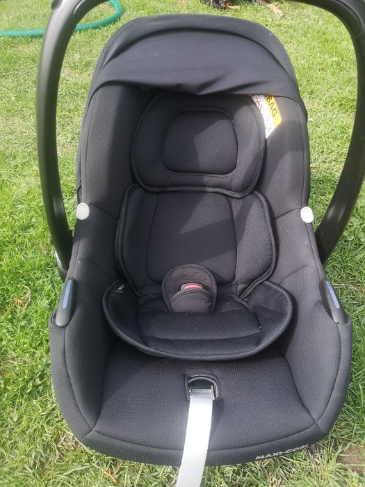 Fotelik Maxi-cosi z baza familyfix one i-size