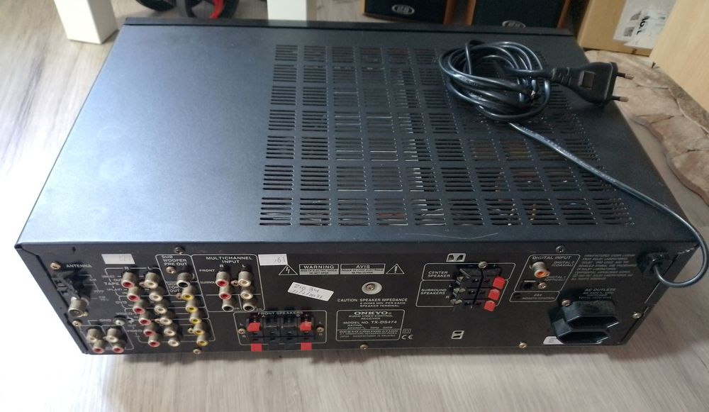 Amplificador AV Onkyo TX-DS474 para peças