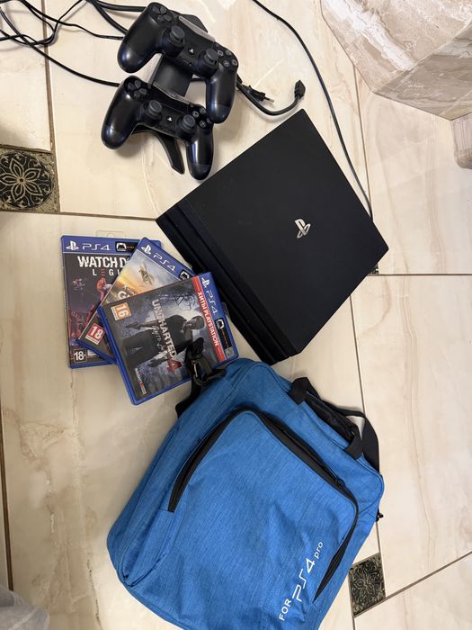 Продаю PlayStation 4 Pro 1TB у хорошому робочому стані.