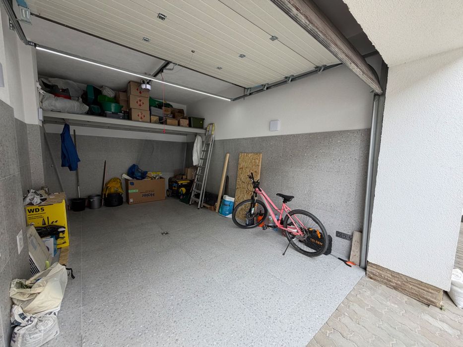 Продаж котеджу КМ Bruhsell Брюховичі 139 м2 2 сот ремонт, техніка, меблі