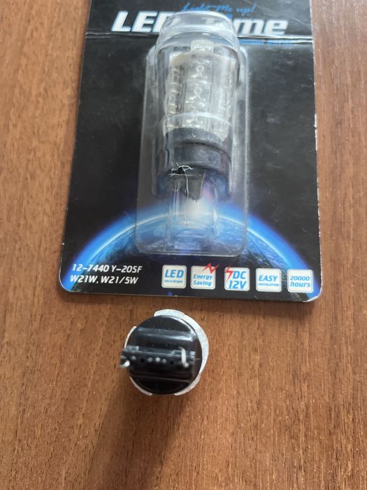 LED лампа в поворот ( желтая)