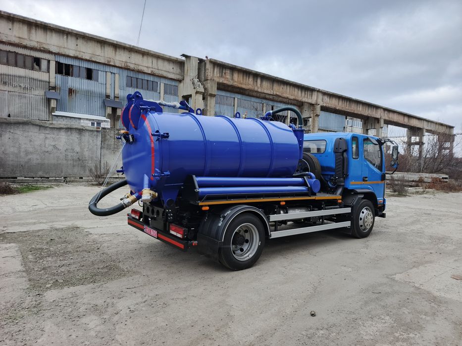 Вакумний автомобіль,асенізатор,мулосос,вакумний