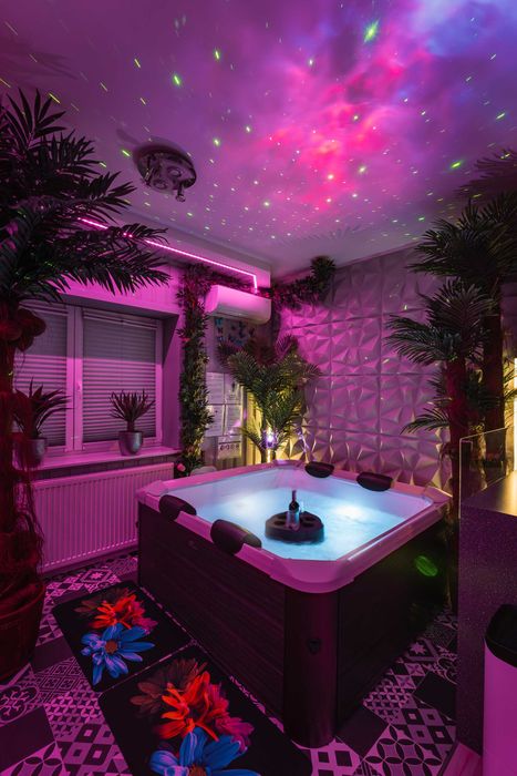 Domek Apartament Dwupoziomowy Love SPA Jacuzzi w pokoju Nastrojowy