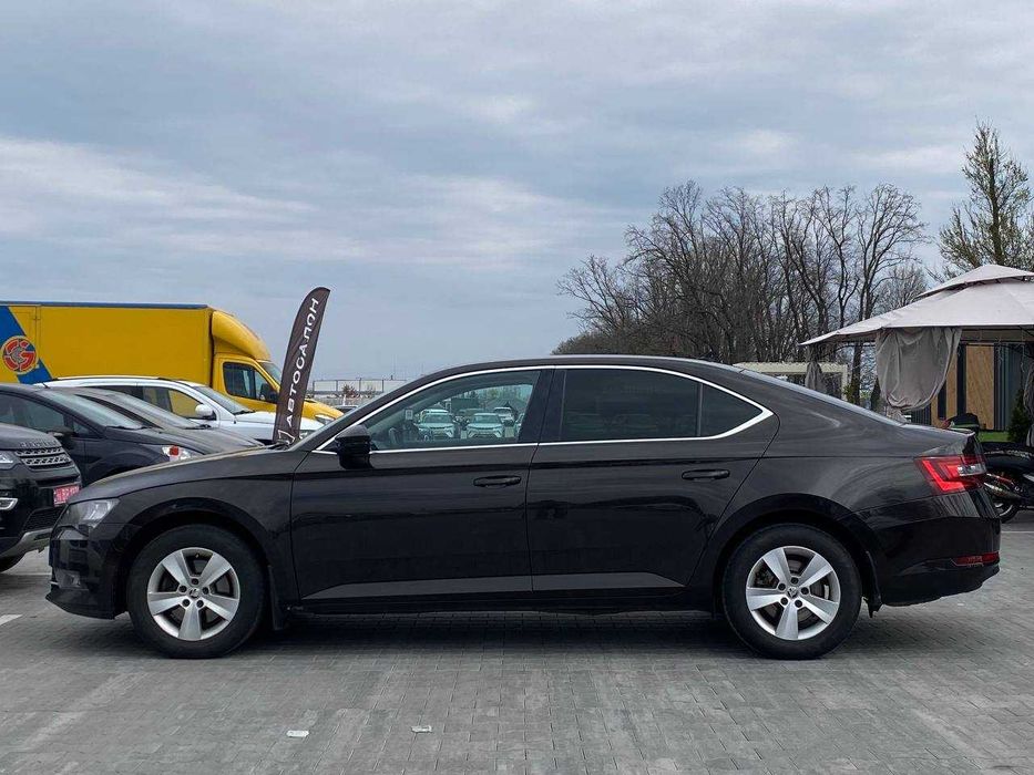 Skoda Superb 2019 Official
