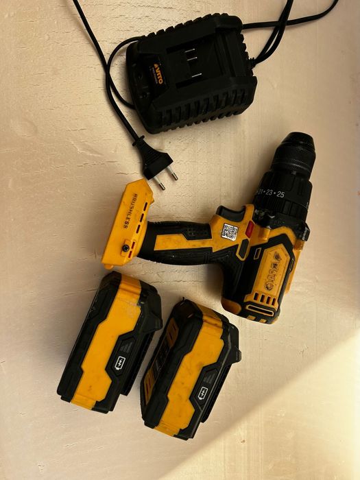 Aparafusadora C/PERCUSSÃO 20V 4.0Ah