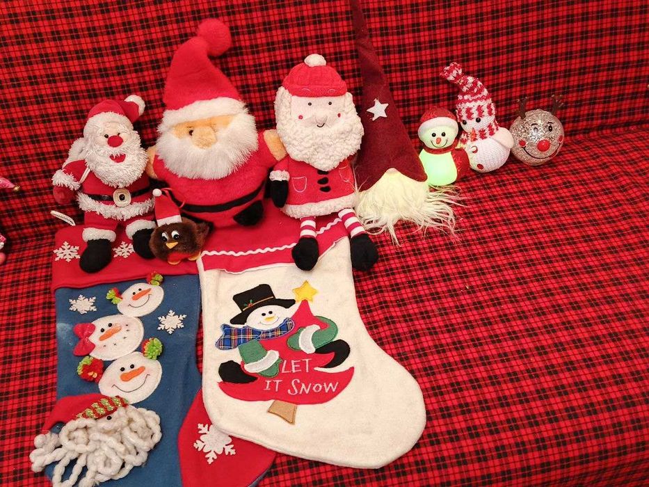 Новорічні прикраси, мішура, статуетки, фігурки – подарунки - Новий рік