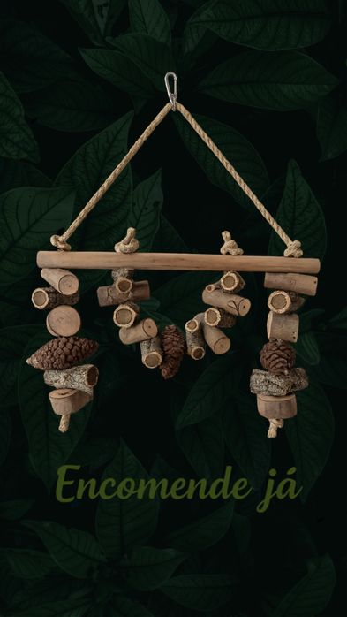 Brinquedos e Poleiros Personalizados para Aves