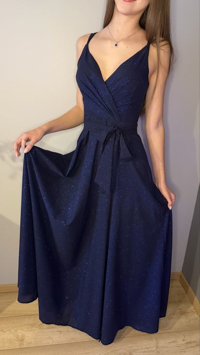 Sukienka długa na studniówkę