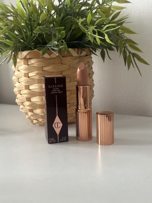 Charlotte tilbury szminka odcien nude kate