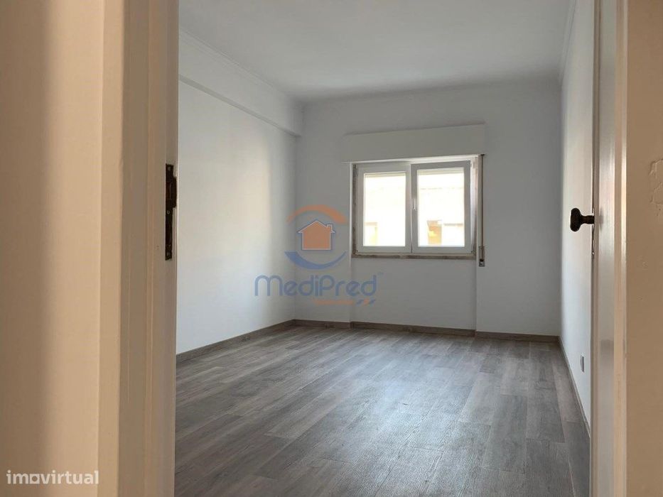 Arrendamento | Apartamento T2 remodelado em Odivelas