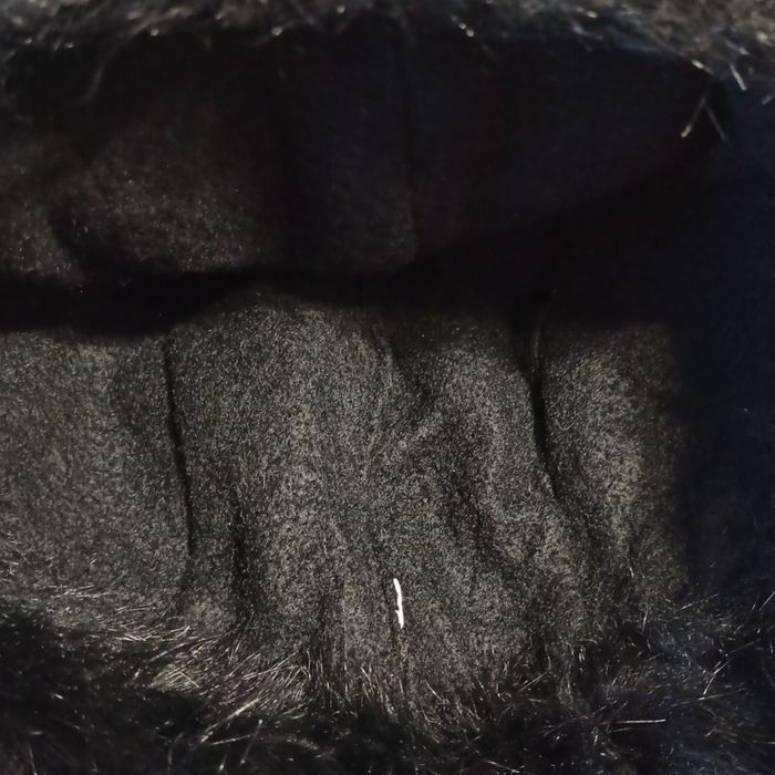 Шапка вушанка чорна з хутром