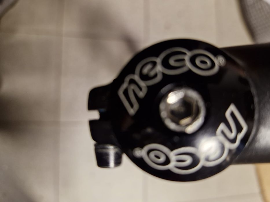 Amortyzator Rock Shox Tora  koło 26  rockshox 318 sprężynowy z blokadą