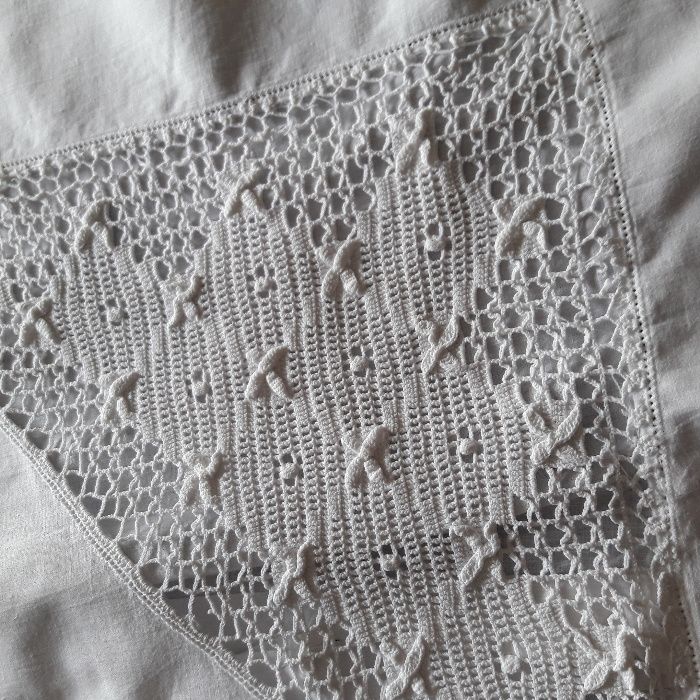 Fronhas (2) p/almofadas com renda e bainha aberta, antigo