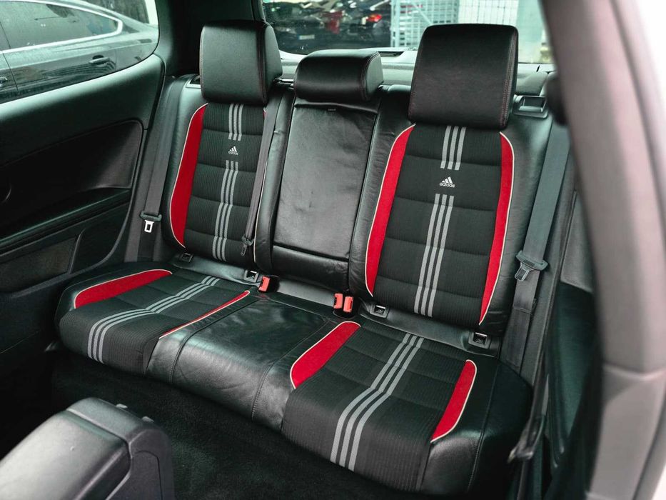 VOLKSWAGEN GOLF VI GTI 2.0TSI 211CV "EDIÇÃO ADIDAS"