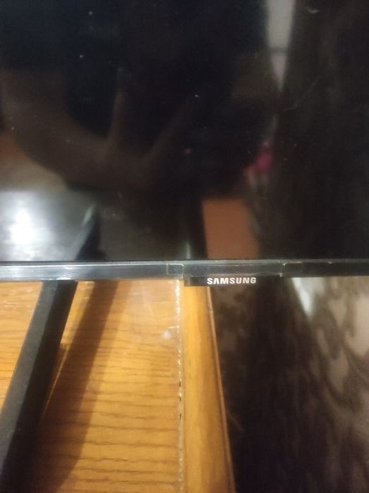 Продам телевизор SAMSUNG QE 50