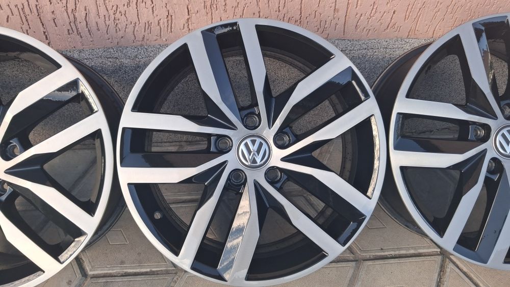 Оригінальні диски титани VW Golf 5/112R17 vag Madrid