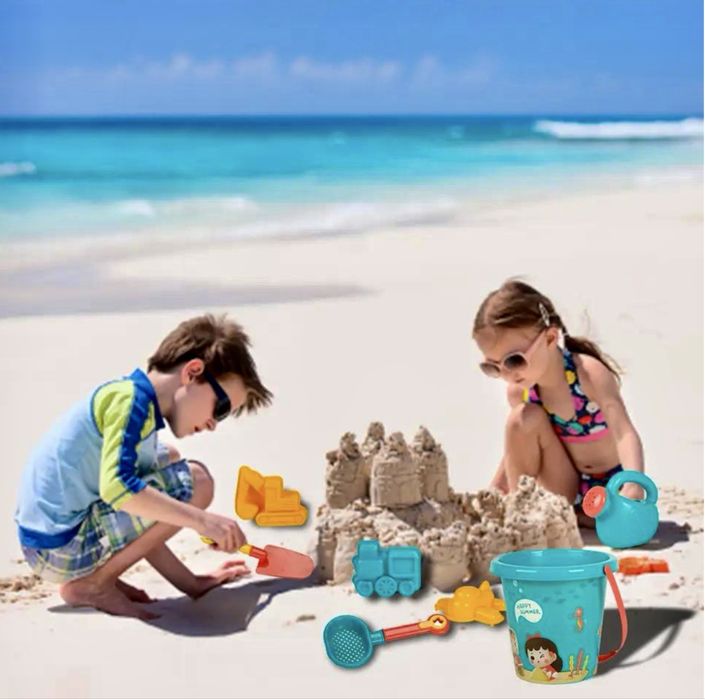 Різнокольоровий набір іграшок для гри в піску «Happy Summer»  18 штук