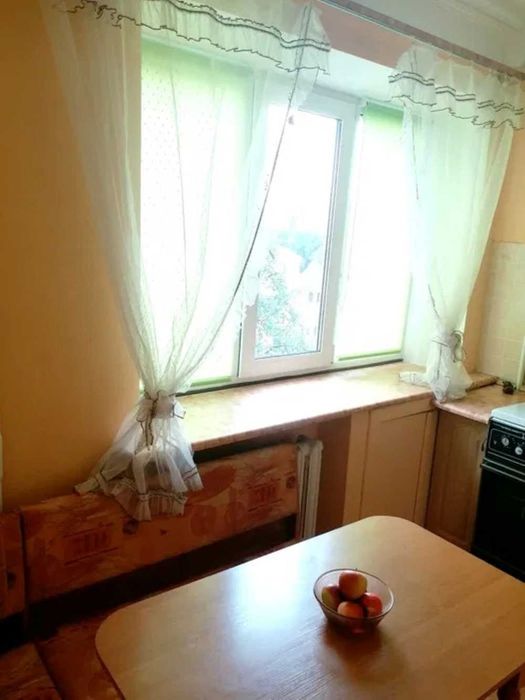 Продам 1-кімн. Леси Украинки бульв. 28, 30 м.кв