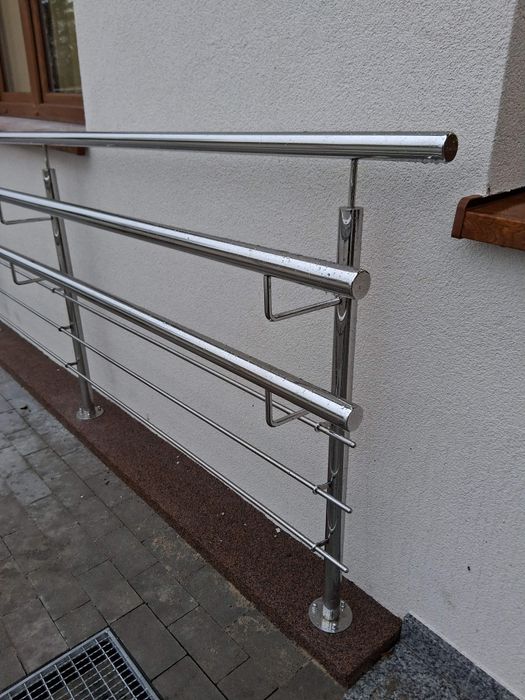 Balustradą ze stali kwasoodpornej