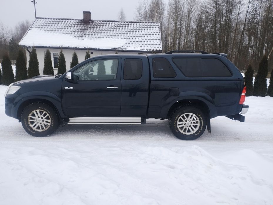 Toyota Hilux 2,5 D4D. 1,5 kabiny 2013r. Mały przebieg.