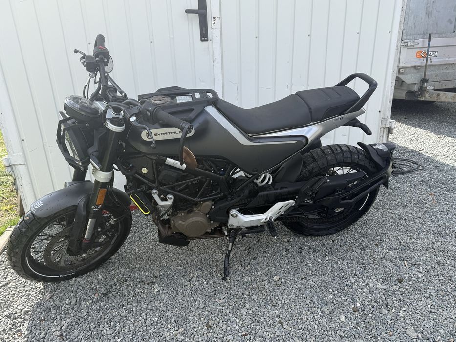 Husquvarna Svartpilen 125