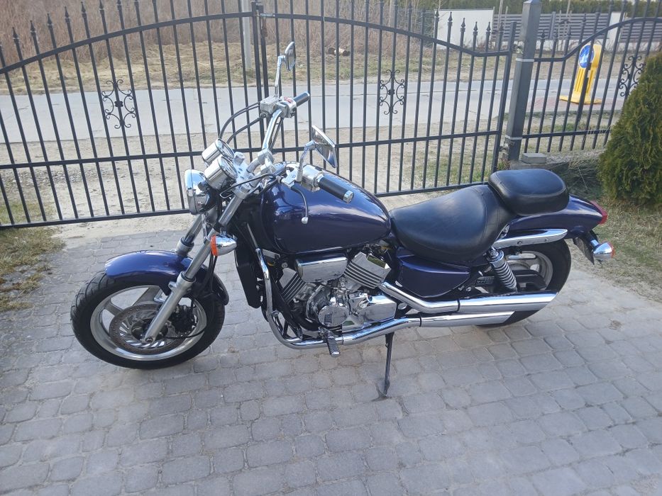 Honda Magna VF750C V4