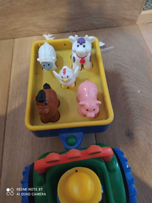 Dumel traktor ze zwierzetami