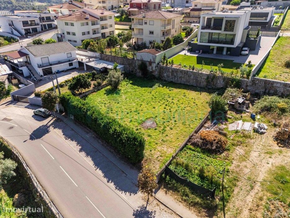Lote com Projeto aprovado em Polvoreira, Guimarães