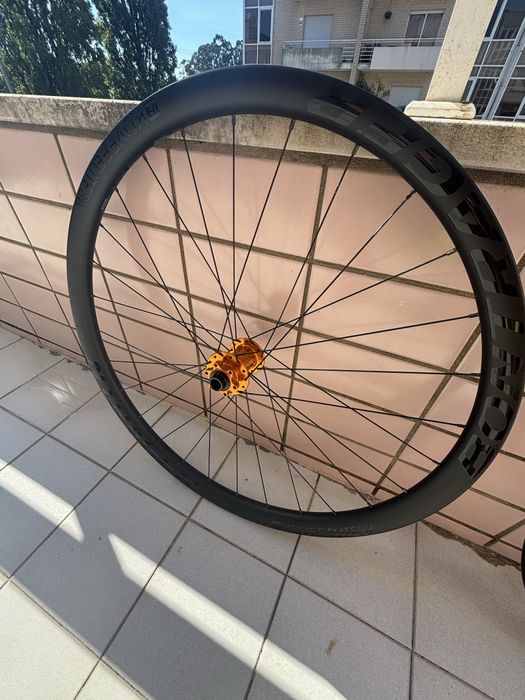 Rodas Carbono Enve/Bontrager 29/27.5 - Mullet