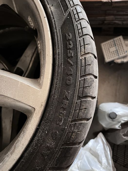 Продаю комплект дисків R-18 з літньою гумою 225x40