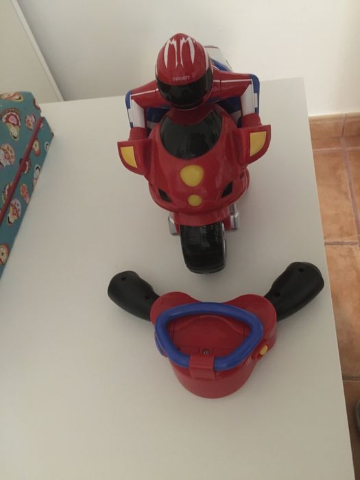 Mota Ducati com comando à distancia