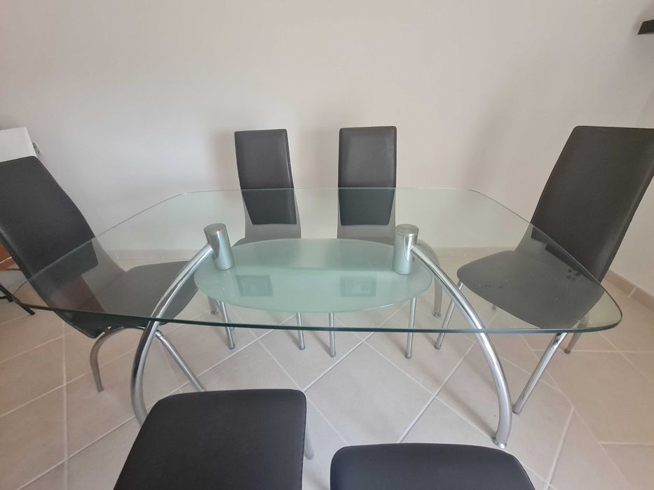Mesa de sala de jantar com 6 cadeiras