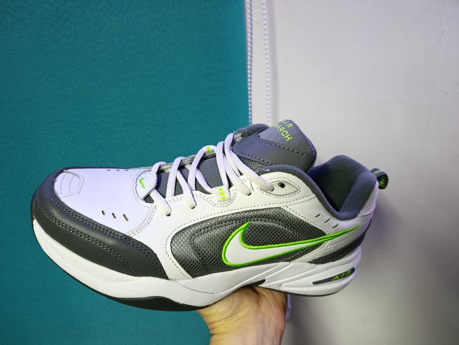 Nike Air Monarch IV