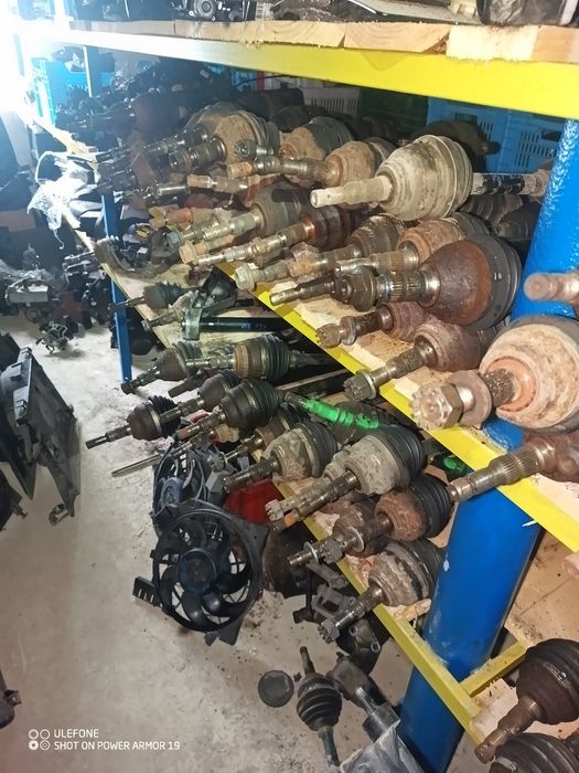 Опель Зафіра піввісь поворотний кулак шрус Астра Ж полуось.