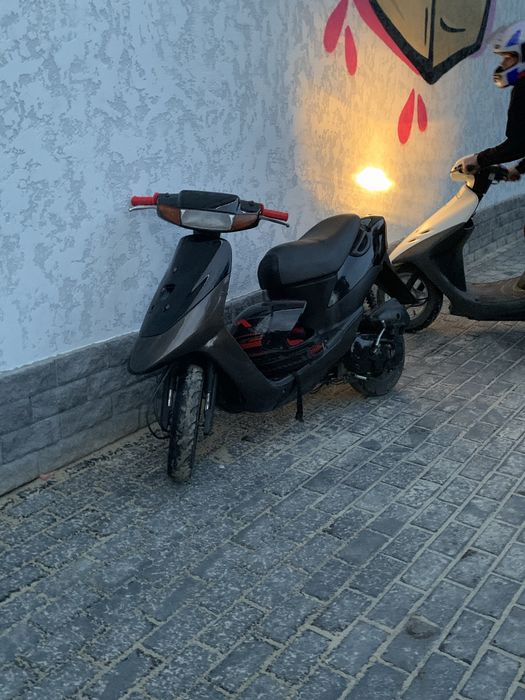 Suzuki lets 2...