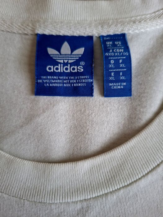 Camisola adidas,  modelo americano