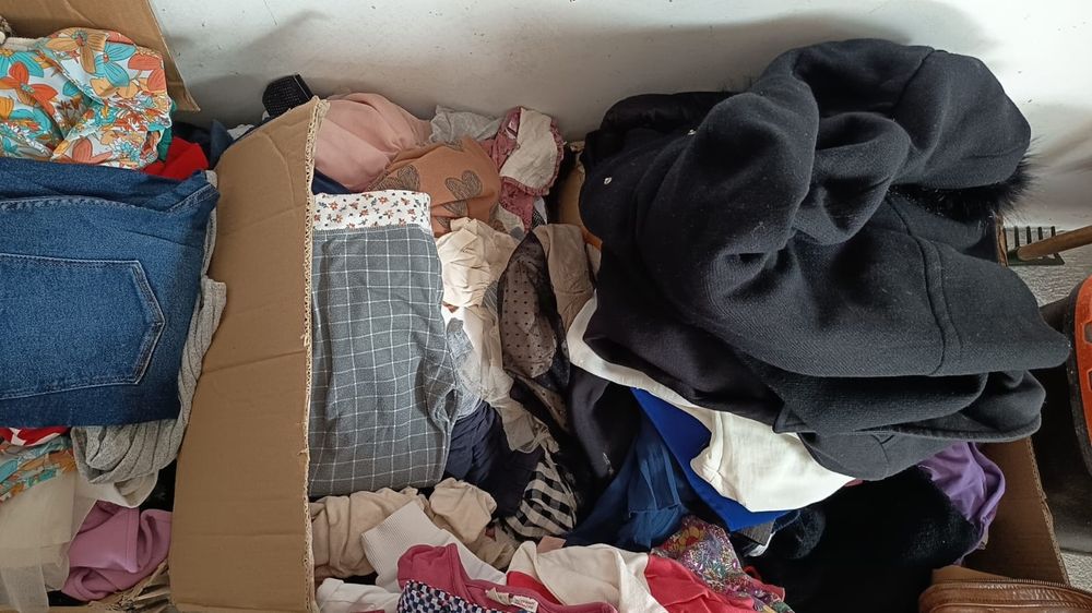 Roupa e calçado varias marcas.   528 peças