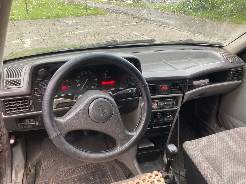 Opel Kadet 1988 1.3 бензин
