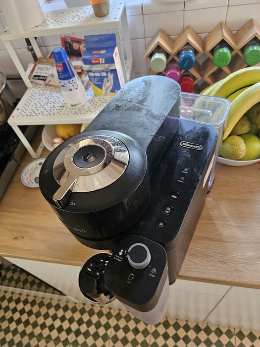 Maquina de cafe nespresso vertuo latissima



+3
Esta é uma máquina de