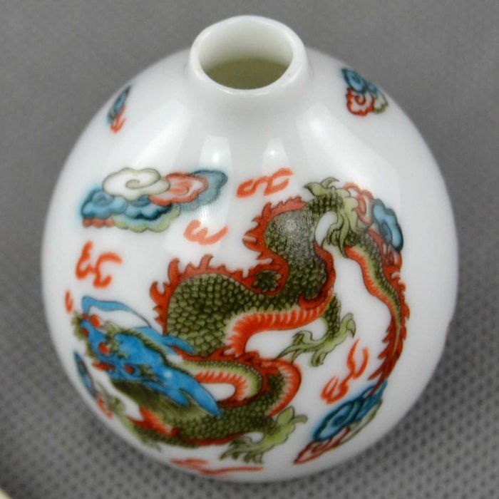 Snuff Bottle em Porcelana NG – n2