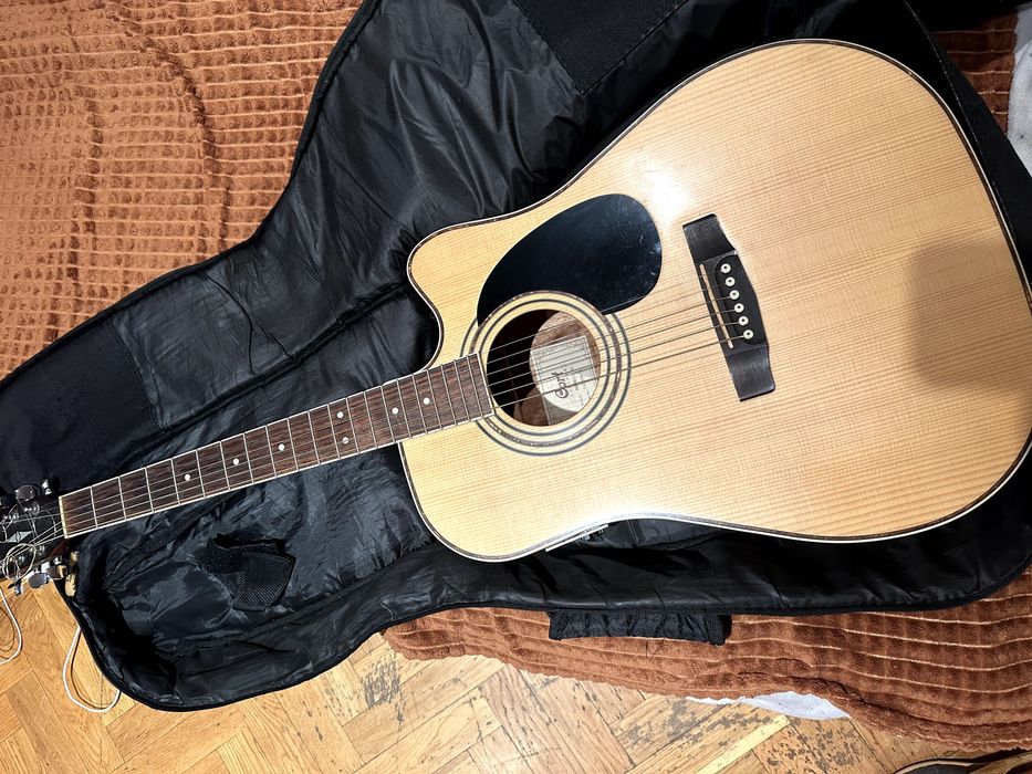 Продам гітару Cort