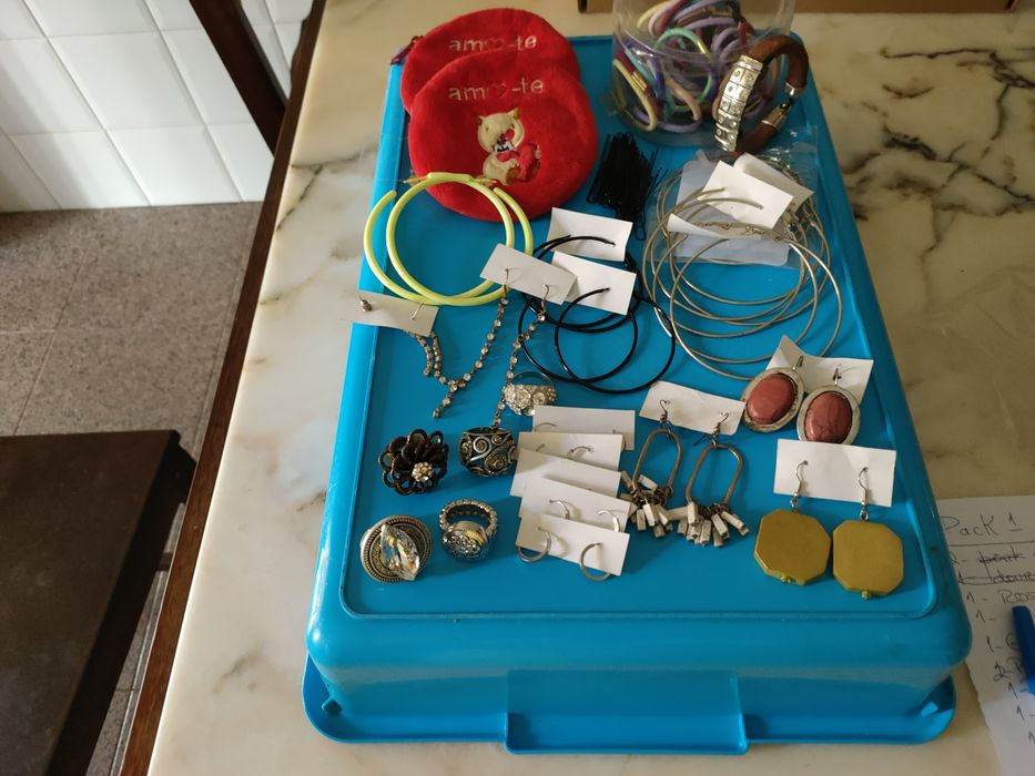 Pack 2 c/26 peças bijuterias novas, fecho do estabelecimento