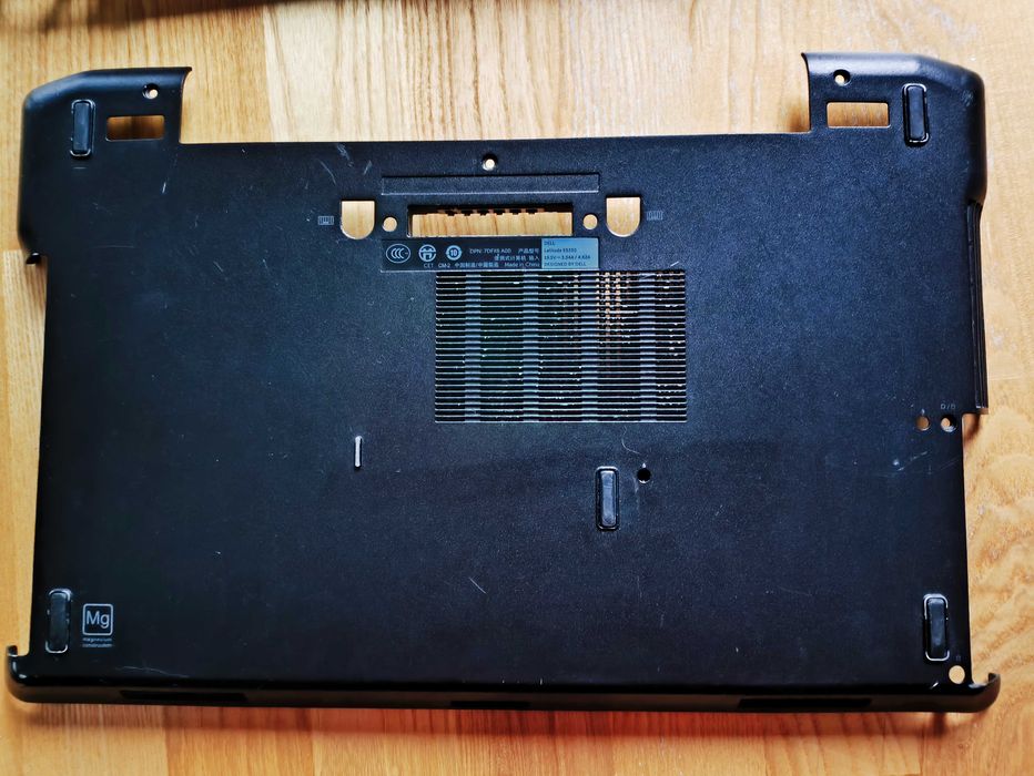 Obudowa Dell Latitude E6330 zestaw Klapa dolna + Palmrest + Kadłubek