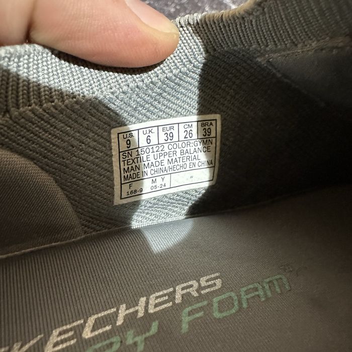 Легенькі пінні кросівки Skechers 39 розмір 26 см