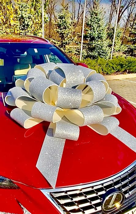 Бант на машину - стильний аксесуар
