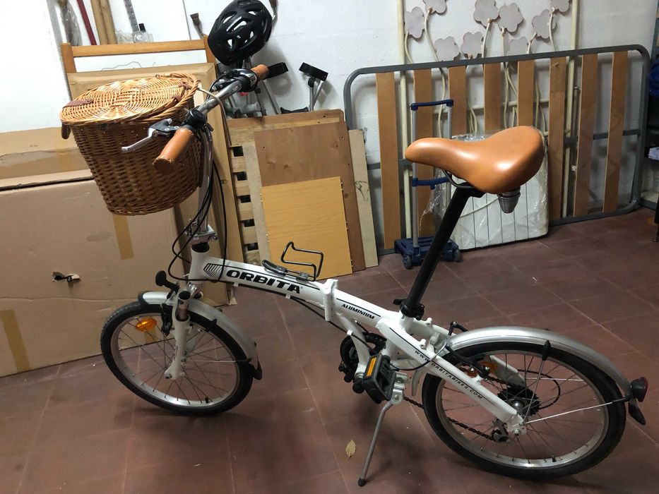 Bicicleta dobrável órbita com selim e punhos em pele