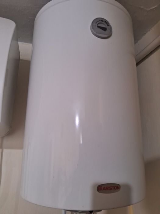 Продається бойлер Ariston 80л.