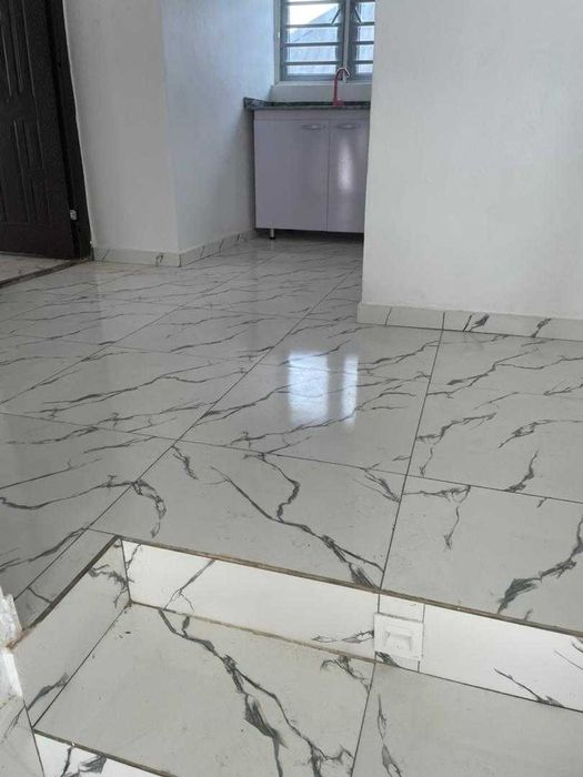 ПЛИТОЧНИК Професійні плиточні роботи в місті Бровари Укладання плитки