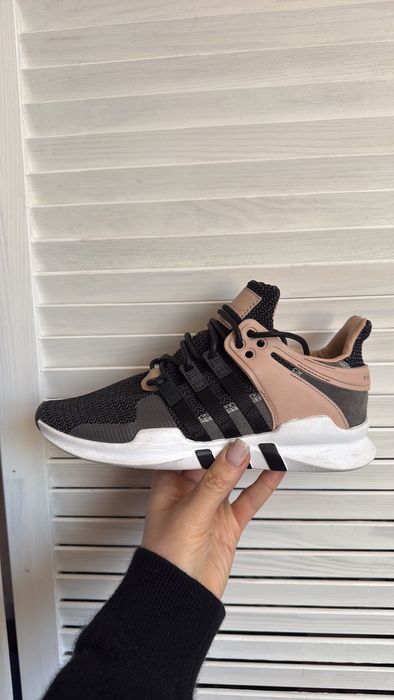 Нові кросивкі жиночи